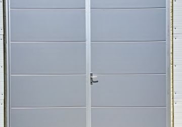 dvojkrídlová brána - prevedenie: RAL(9006)  - hladký panel, rám ELOX