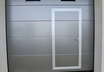 prevedenie: RAL9007 - hladký panel, + integrované dvere (prah Normal), + 2x okno rám dverí ELOX