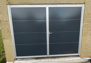dvojkrídlová brána - prevedenie: antracit - hladký panel, rám ELOX