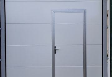 prevedenie: biela - hladký panel, rám dverí ELOX